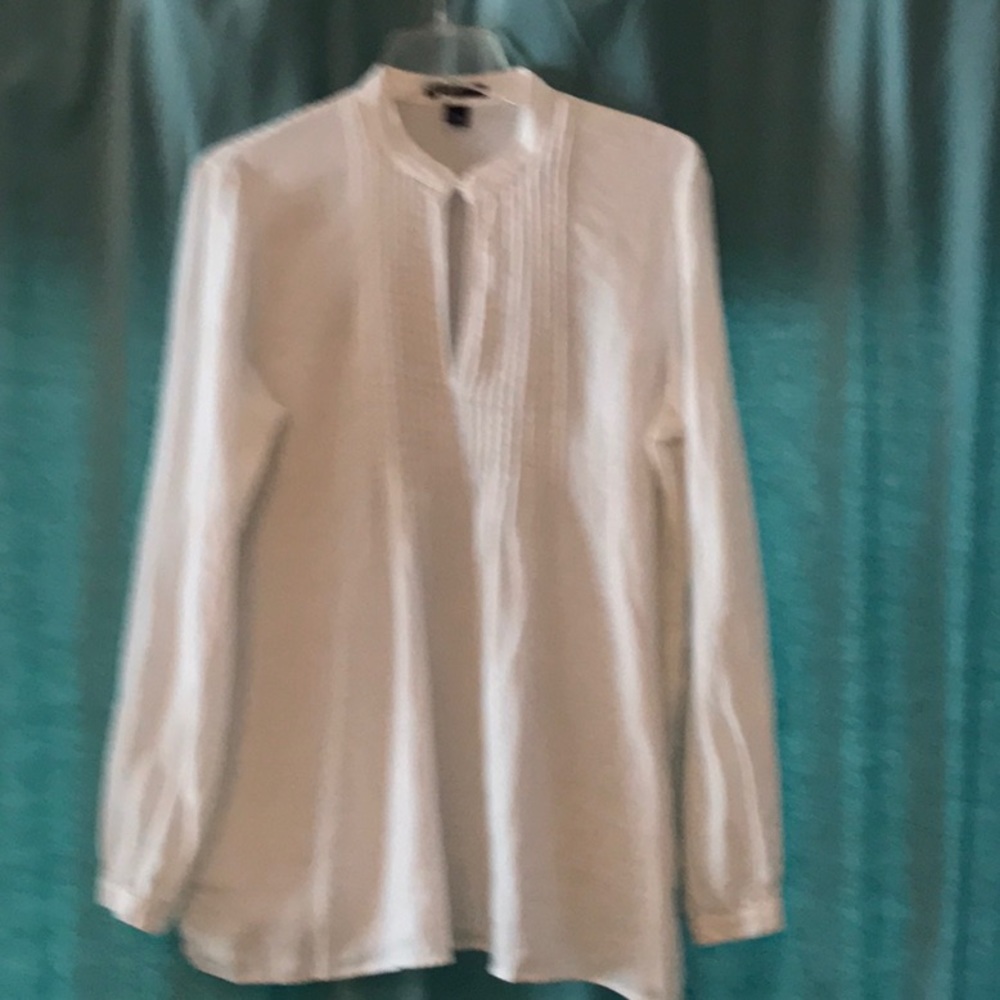 Linen Top- NWT - white - very cute! XL